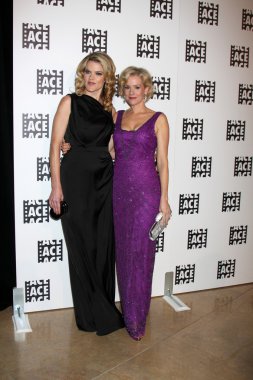 Bayan Pyle, Penelope Ann Miller