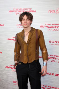 Reeve Carney