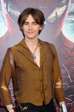 Reeve Carney