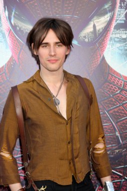 Reeve Carney