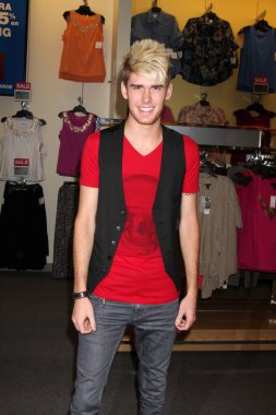 Colton Dixon