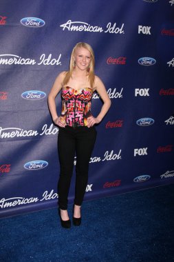 Hollie Cavanagh'la Colton Dixon