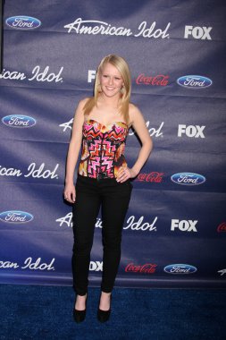 Hollie Cavanagh'la Colton Dixon