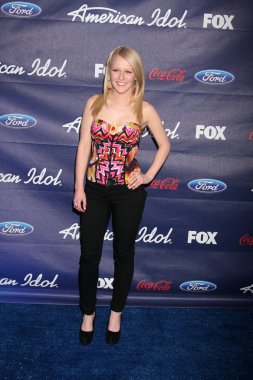 Hollie Cavanagh'la Colton Dixon