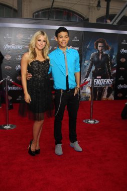 Chelsie hightower, roshon Karataş