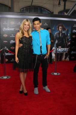 Chelsie hightower, roshon Karataş