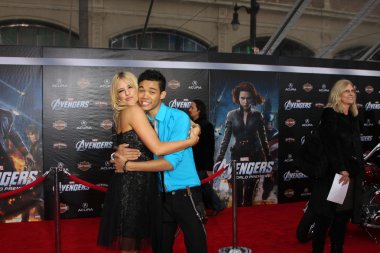 Chelsie hightower, roshon Karataş