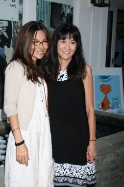 Vanessa Marcil-Giovinazzo, Suzanne Whang