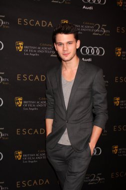 Jeremy Irvine