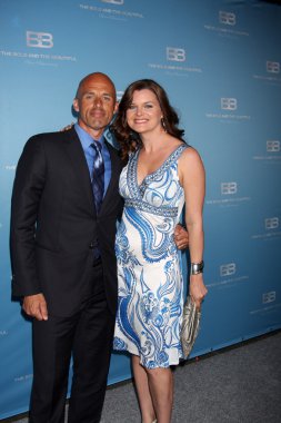 James bağlayıcı, heather tom