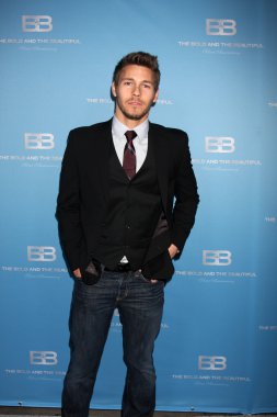 Scott Clifton