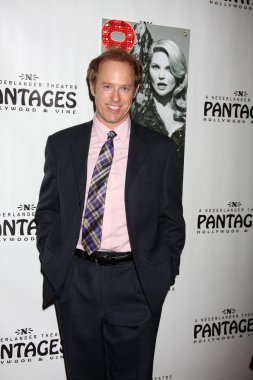 Raphael Sbarge