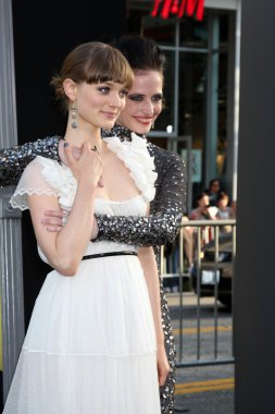 Bella heathcote, eva yeşil