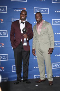 Vernon Davis, Patrick Willis