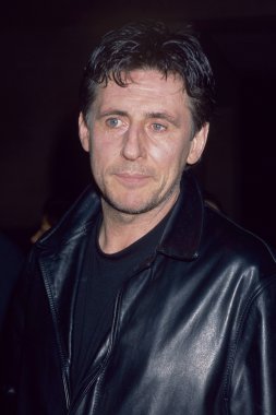 Gabriel Byrne