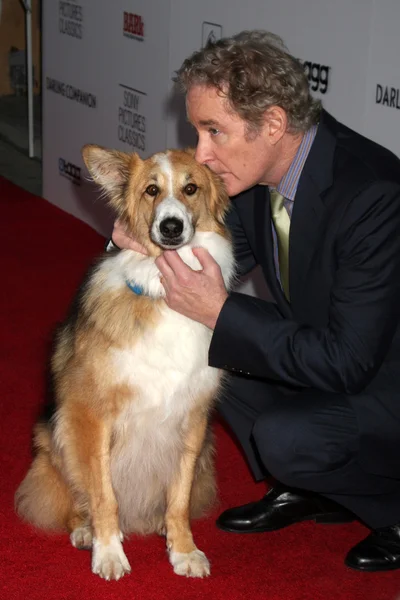 Kevin Kline med Kasey (hunden var med Freeway i filmen) — Stockfoto