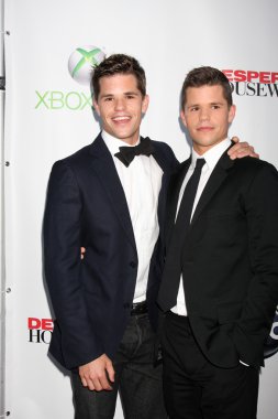 Max Carver, Charlie Carver