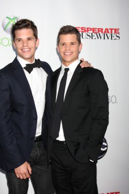 Max Carver, Charlie Carver