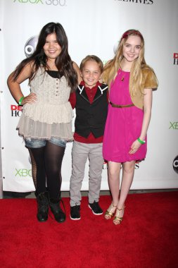 Madison de la garza, mason vale pamuk, darcy byrnes gül