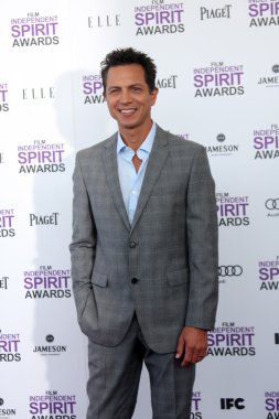 Benjamin Bratt