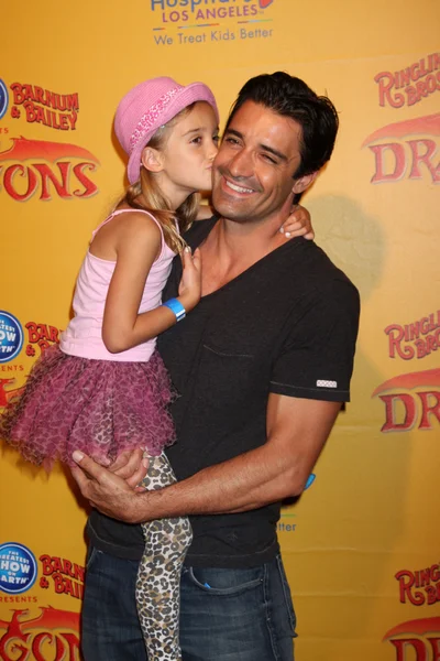 Gilles Marini and daughter — Stock Photo, Image