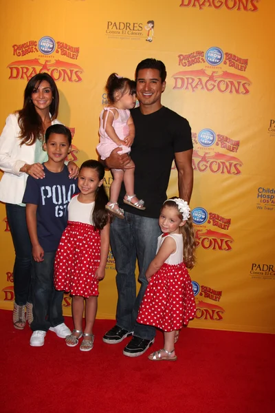 Courtney Mazza, Mario Lopez and daughter (in his arms), and his neices and nephew Stock Photo