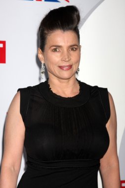 Julia Ormond