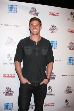 Alan Ritchson