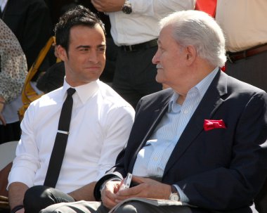 Justin Theroux, John Aniston