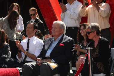 Justin Theroux, John Aniston