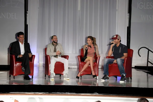 Mario Lopez, Yandel, Jennifer Lopez, Enrique Iglesias — Zdjęcie stockowe