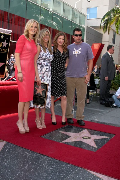 Malin Akerman, Jennifer Aniston, Kathryn Hahn, Adam Sandler — Stock Photo, Image