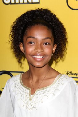 Yara Shahidi clipart