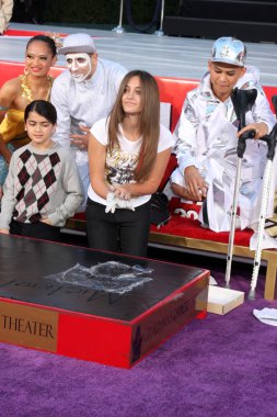 Prince michael jackson, II aka paket jackson, paris jackson