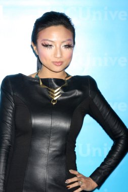 Jeannie mai