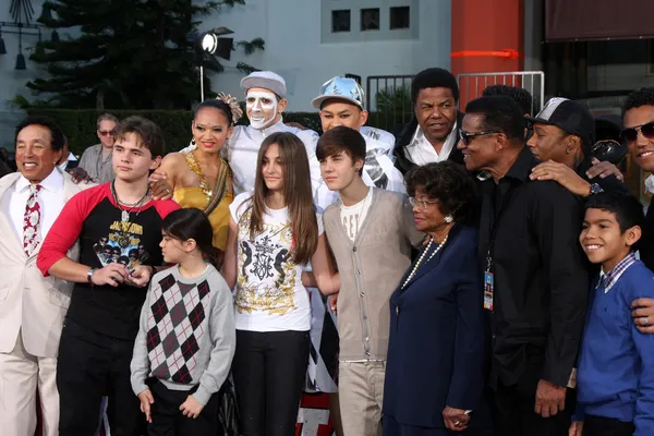 Invités, Famille, Prince Michael Jackson, Prince Michael Jackson, II aka Blanket Jackson, Paris Jackson — Photo