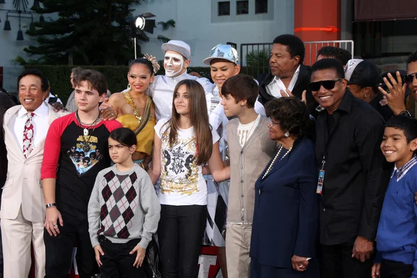 Convidados, Família, Príncipe Michael Jackson, Príncipe Michael Jackson, II aka Blanket Jackson, Paris Jackson — Fotografia de Stock