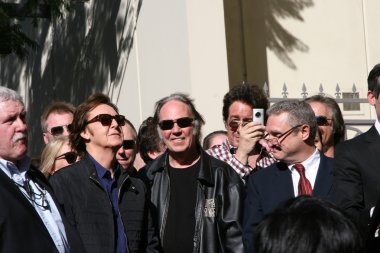 Paul Mccartney, Neil Young