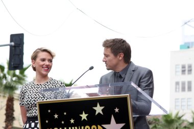 Jeremy Renner, Scarlett Johansson