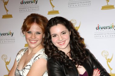 Katie Leclerc, Vanessa Marano