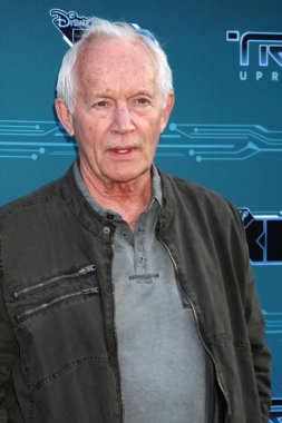 Lance Henriksen