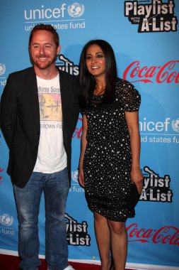 Scott grimes ve parminder nagra