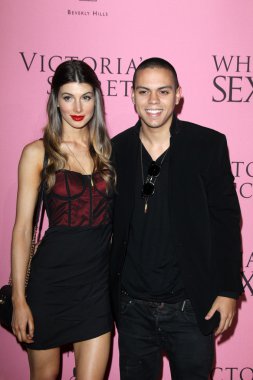 Cora skinner ve evan ross