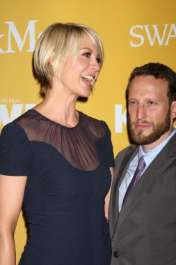 Jenna Elfman, Bodhi Elfman