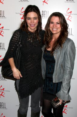 Amelia Heinle, Melissa Claire Egan