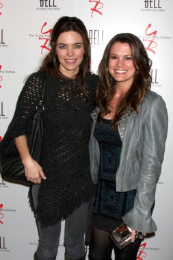 Amelia Heinle, Melissa Claire Egan