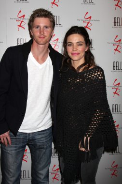 Thad luckinbill ve amelia heinle