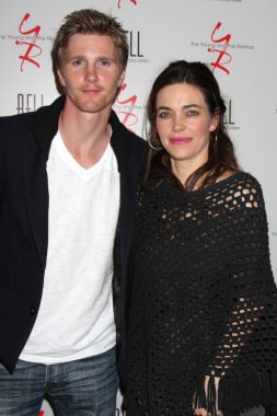 Thad luckinbill ve amelia heinle