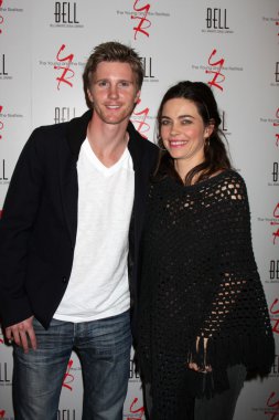 Thad luckinbill ve amelia heinle