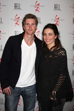 Thad luckinbill ve amelia heinle